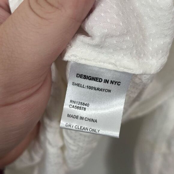 Intermix White Textured Pleated Button Down Blouse Small Classic - Picture 3 of 4